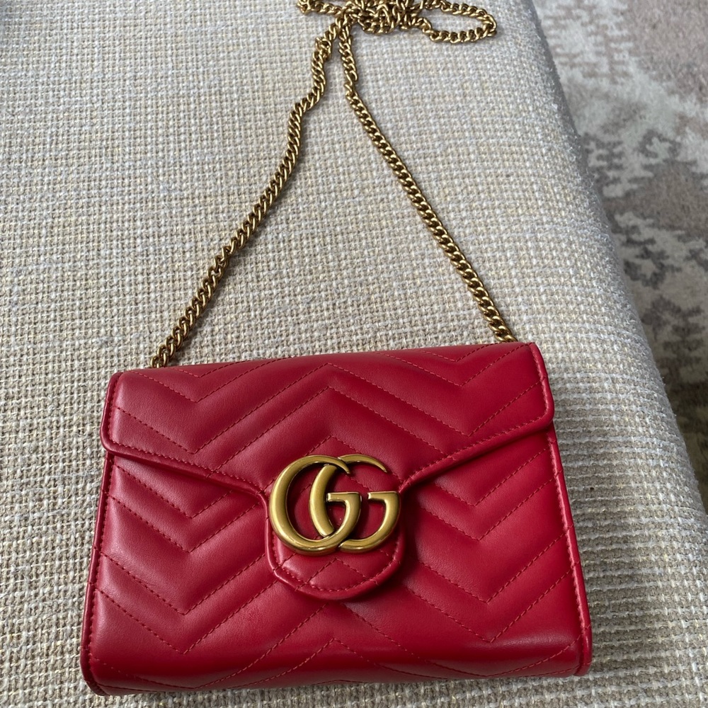 Gucci Calfskin Matelasse GG Marmont Chain Wallet Red